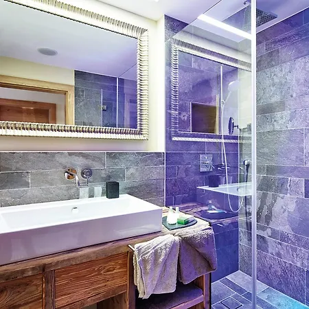 Garni Montes ホテル フィス