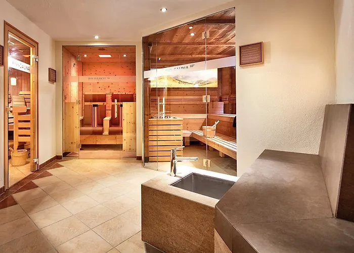 Garni Montes Hotel 4*