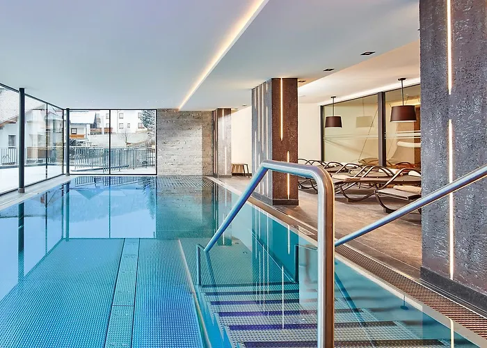 Hotel Garni Montes 4*