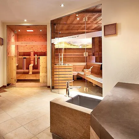 Garni Montes Hotel 4*